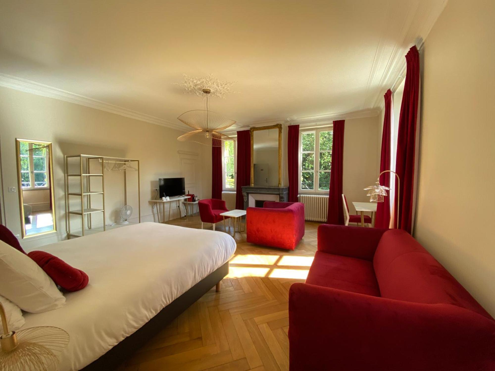 Logis Hotel Du Parc ポンタ・ムソン エクステリア 写真