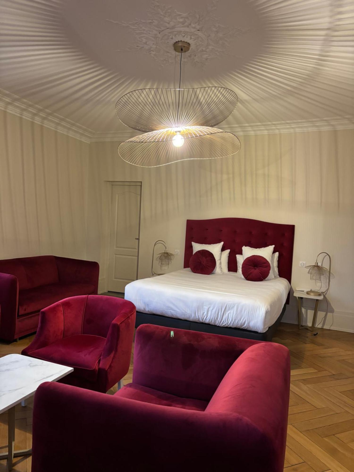 Logis Hotel Du Parc ポンタ・ムソン エクステリア 写真